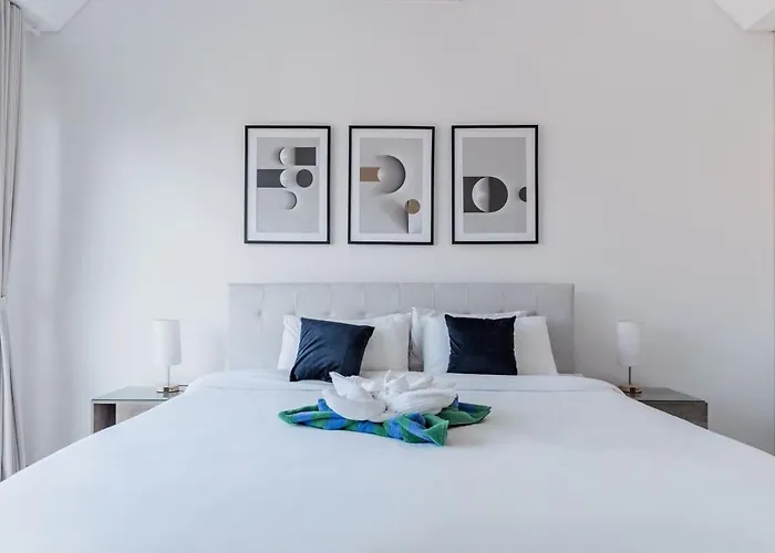 Boutique Style In Prime Location
