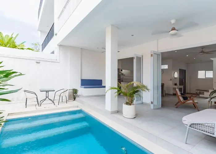 Boutique Style In Prime Location